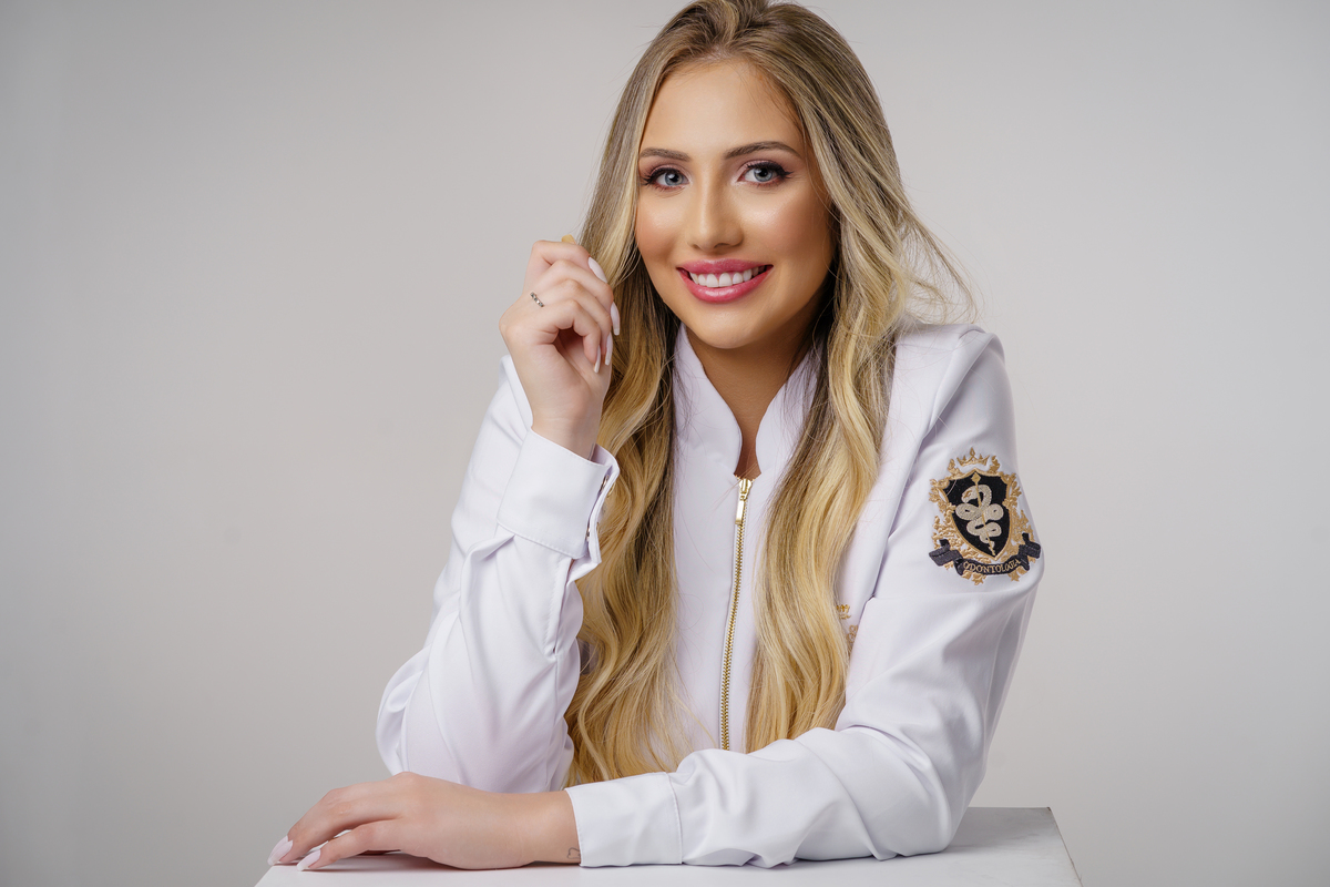 Ensaio de Formatura -  Dra. Mariah Slujek | Dentista em Curitiba 
