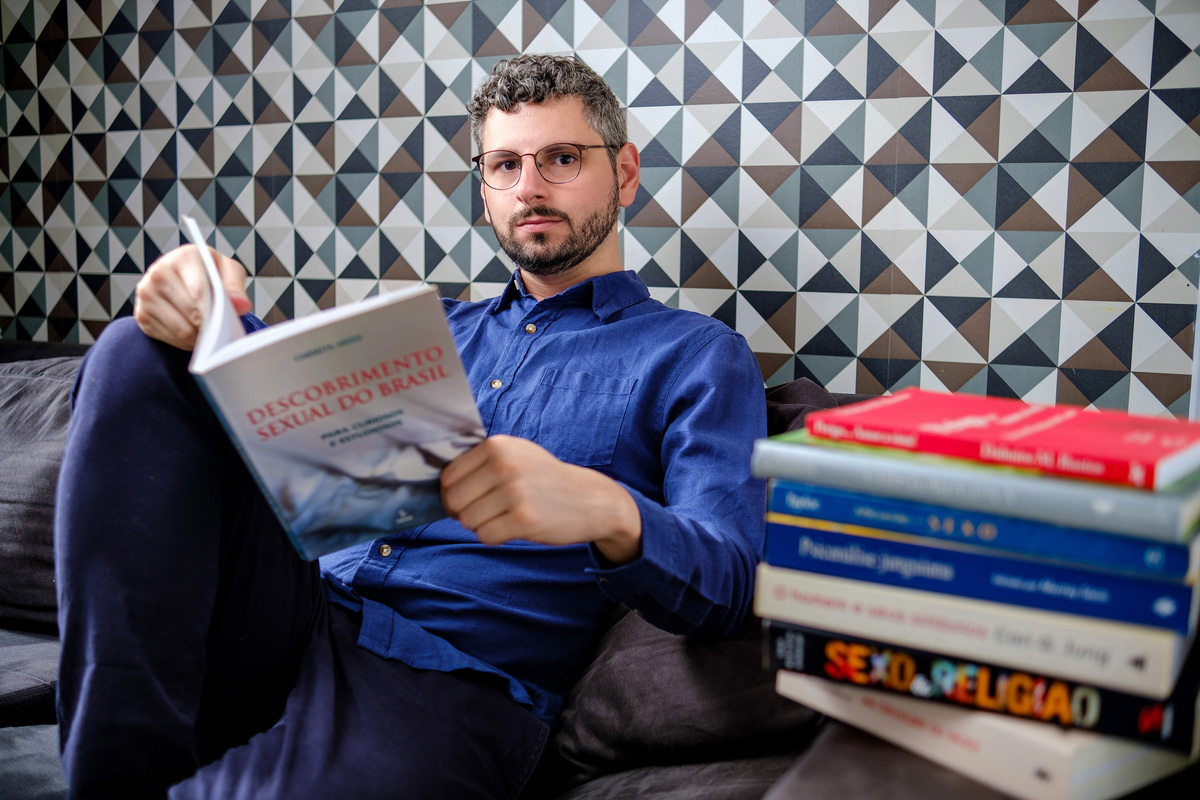 Ensaio Profissional - Psicológo Clínico e Terapeuta Sexual