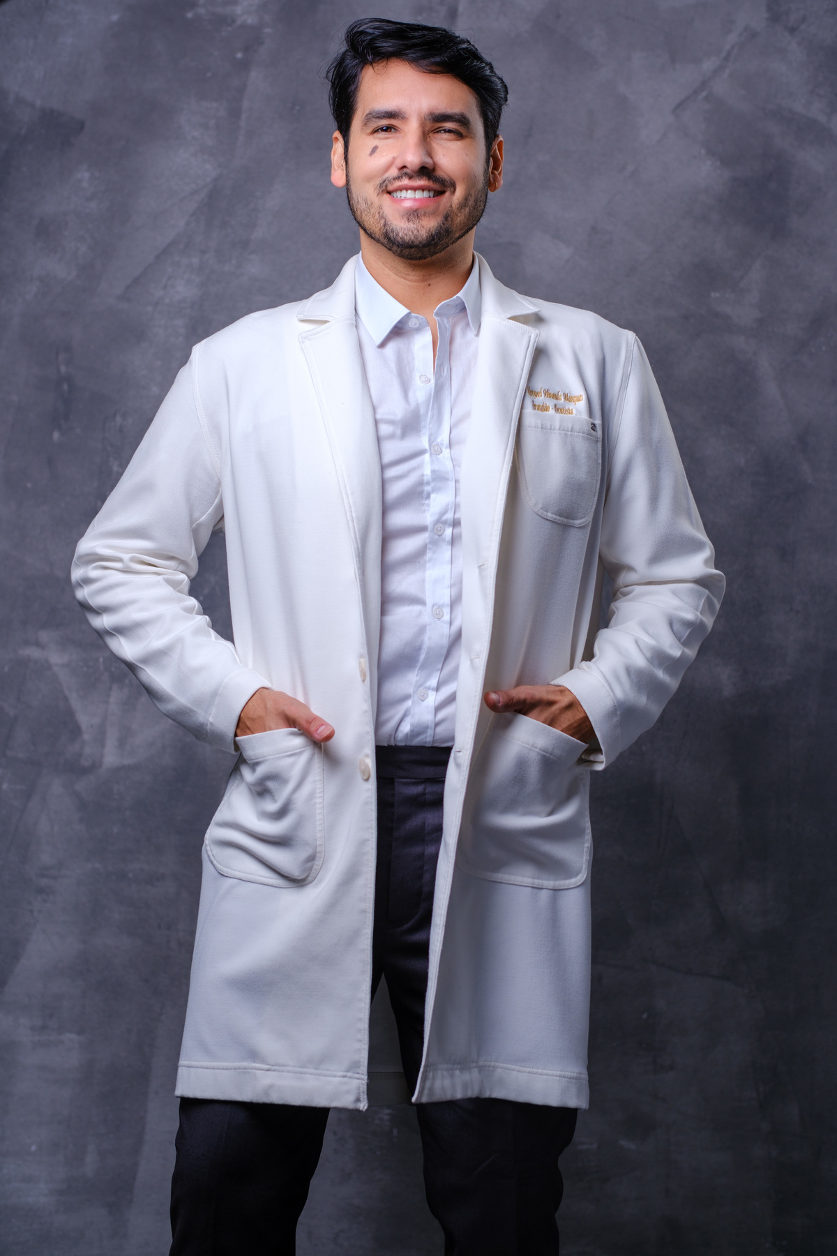 Ensaio Corporativo:

Cirurgião dentista: Dr. Max Marques