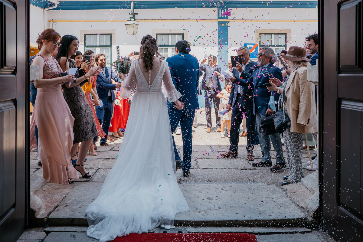 Saída dos noivos da igreja, Fotógrafo de casamentos Cantanhede, Coimbra