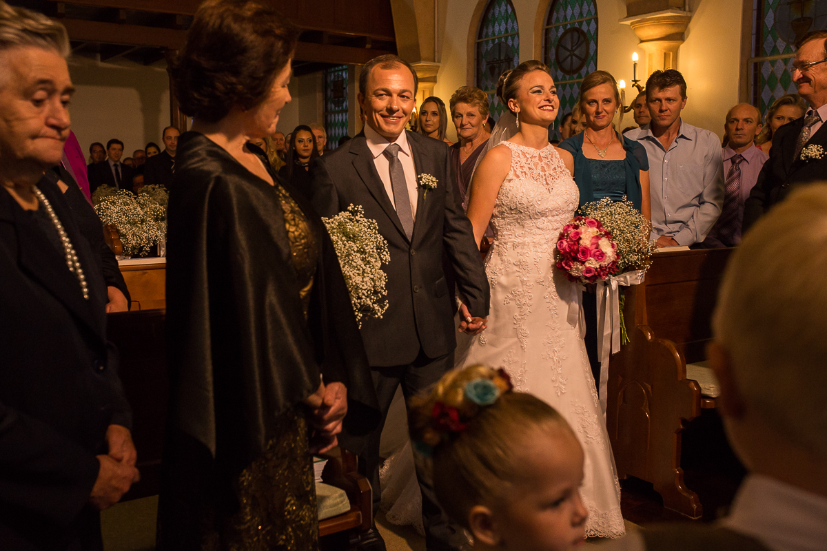 Entrada na Igreja, Encontro dos Noivos, Casamento em Gramado, Fotografia de Casamento