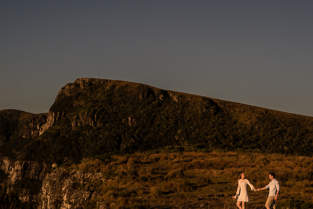 Fotografia de Casamento em Cambará do Sul, Ensaio fotográfico de Casal, Fotos de Pré Casamento, Ensaio Pré Wedding, Fotógrafias espontâneas, Fotos Serra Gaúcha, Fotógrafo de Casamento na Serra Ga&uacu