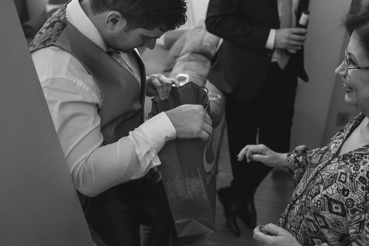 Casamento em Gramado, Making off noivo, Trajes para os noivos