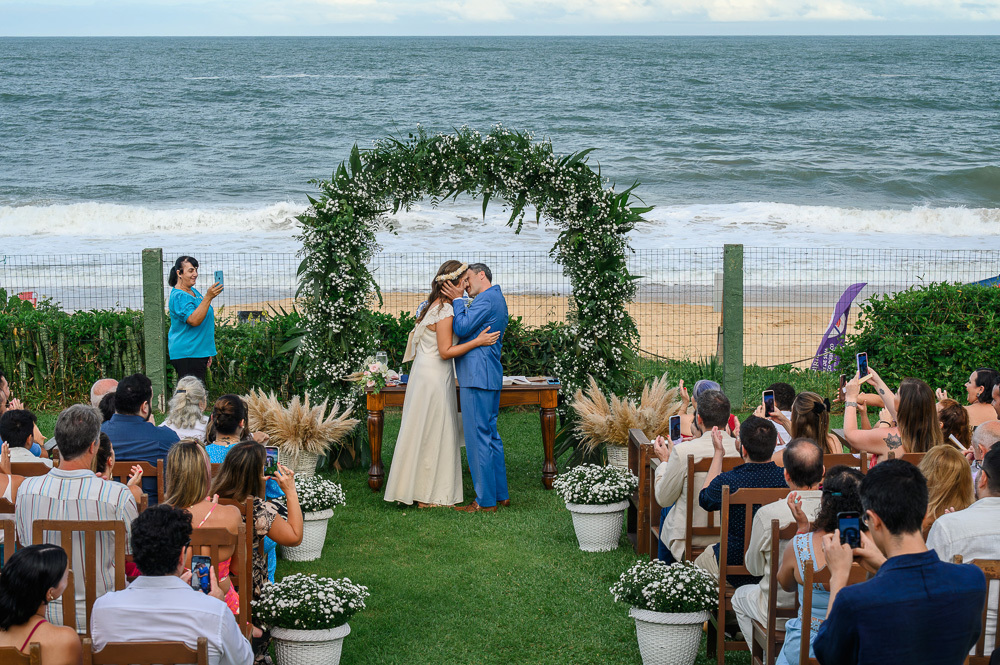 casamento na praia,santa catarina (brazilian state),estaleiro guest house,casamento emocionante,balneário camboriú (city-town-village),guest house,casamento lindo,vestida de noiva,como organizar lista de casamento,entrada da noiva