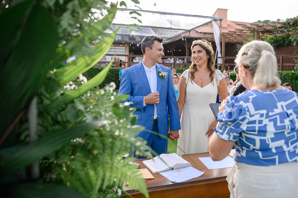 casamento na praia,santa catarina (brazilian state),estaleiro guest house,casamento emocionante,balneário camboriú (city-town-village),guest house,casamento lindo,vestida de noiva,como organizar lista de casamento,entrada da noiva