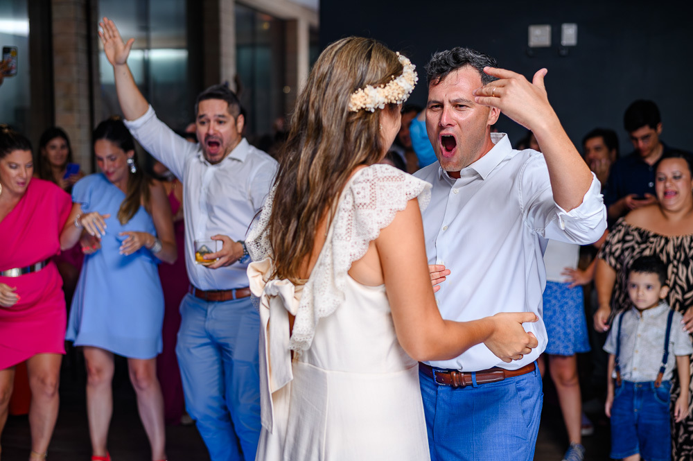 casamento na praia,santa catarina (brazilian state),estaleiro guest house,casamento emocionante,balneário camboriú (city-town-village),guest house,casamento lindo,vestida de noiva,como organizar lista de casamento,entrada da noiva