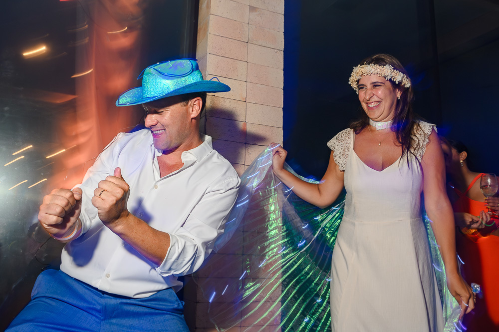 casamento na praia,santa catarina (brazilian state),estaleiro guest house,casamento emocionante,balneário camboriú (city-town-village),guest house,casamento lindo,vestida de noiva,como organizar lista de casamento,entrada da noiva