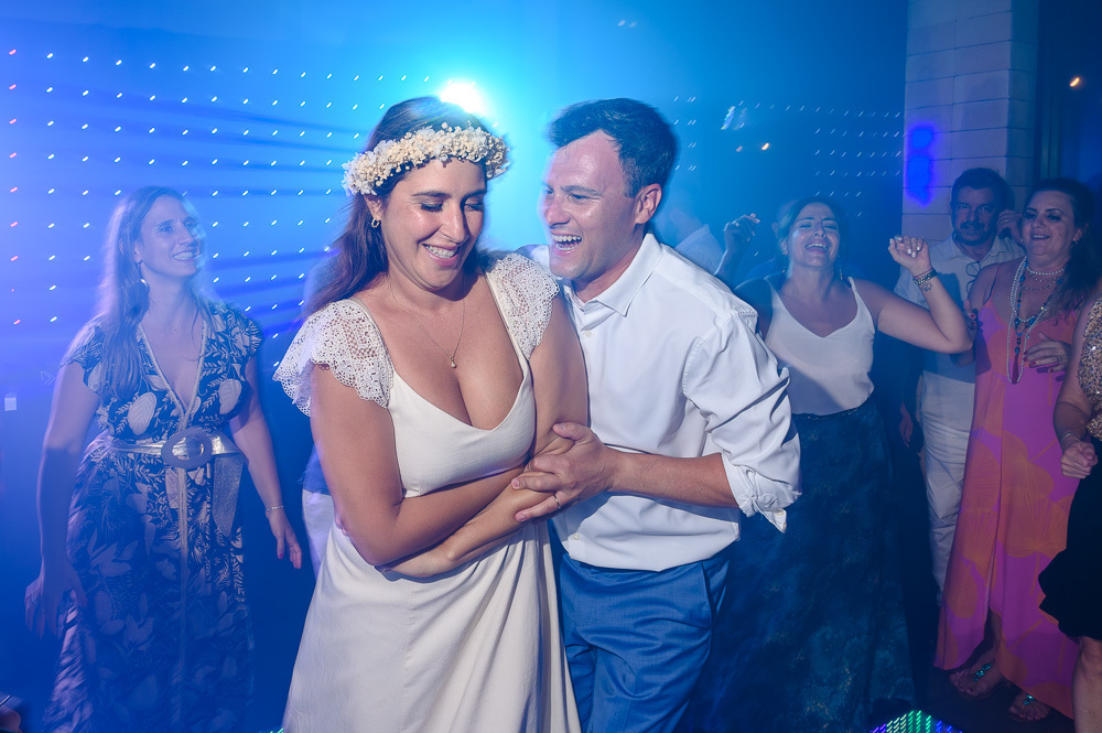 casamento na praia,santa catarina (brazilian state),estaleiro guest house,casamento emocionante,balneário camboriú (city-town-village),guest house,casamento lindo,vestida de noiva,como organizar lista de casamento,entrada da noiva