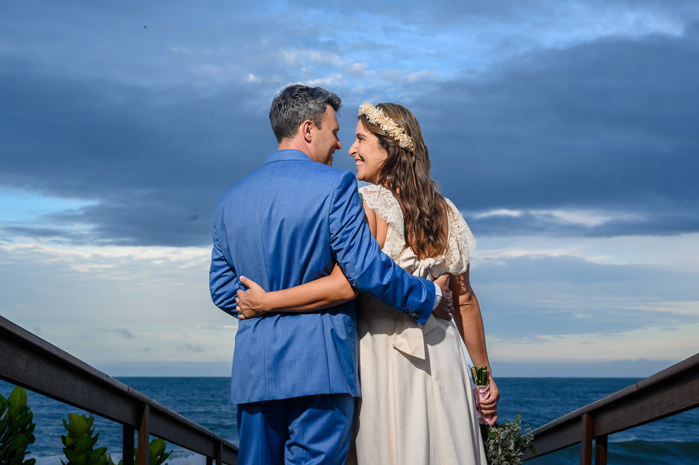 casamento na praia,santa catarina (brazilian state),estaleiro guest house,casamento emocionante,balneário camboriú (city-town-village),guest house,casamento lindo,vestida de noiva,como organizar lista de casamento,entrada da noiva