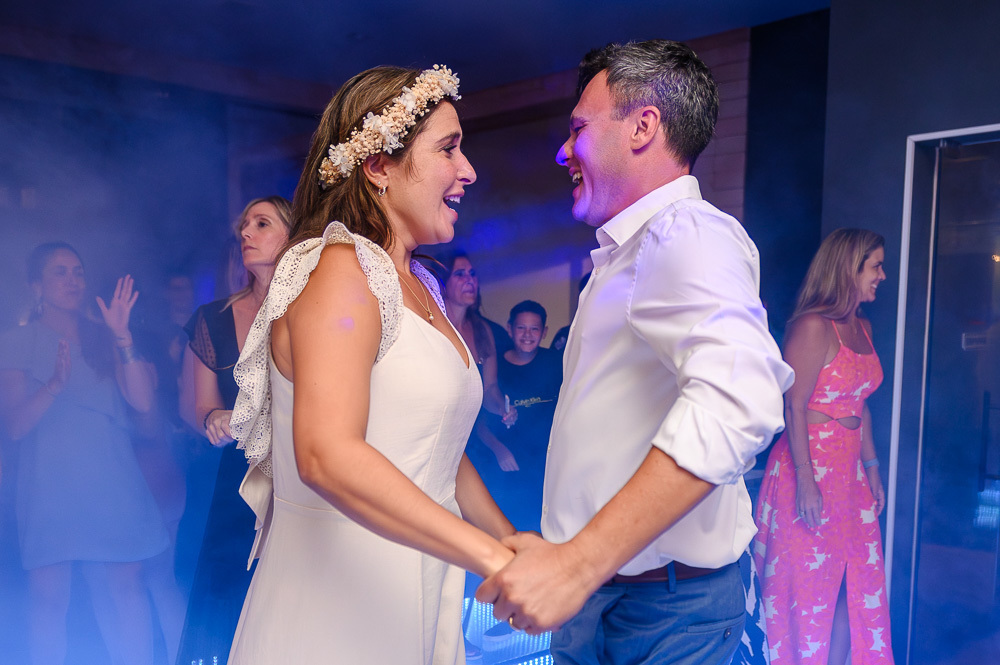 casamento na praia,santa catarina (brazilian state),estaleiro guest house,casamento emocionante,balneário camboriú (city-town-village),guest house,casamento lindo,vestida de noiva,como organizar lista de casamento,entrada da noiva