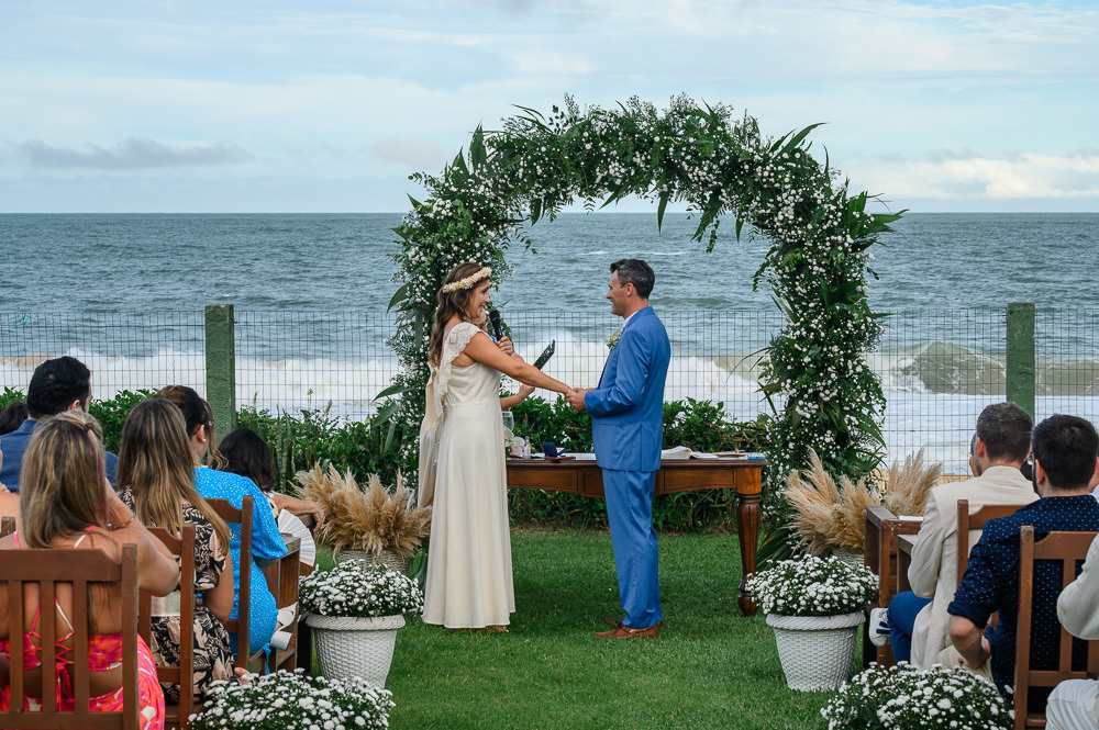 casamento na praia,santa catarina (brazilian state),estaleiro guest house,casamento emocionante,balneário camboriú (city-town-village),guest house,casamento lindo,vestida de noiva,como organizar lista de casamento,entrada da noiva