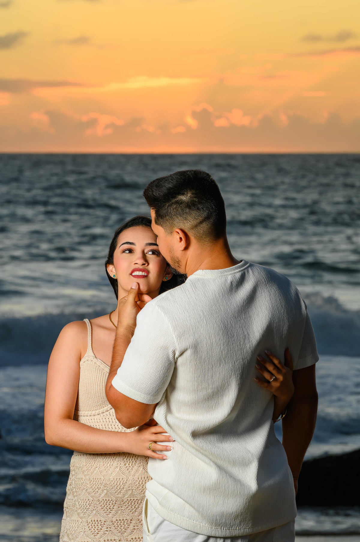 Pré-wedding na praia em Balneário Camboriú fotografado por Diego Dahmer Fotografia