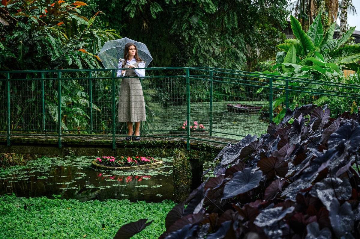 Ensaio de debutante em Joinville SC em meio à natureza no Hemero Jardins como Arte
