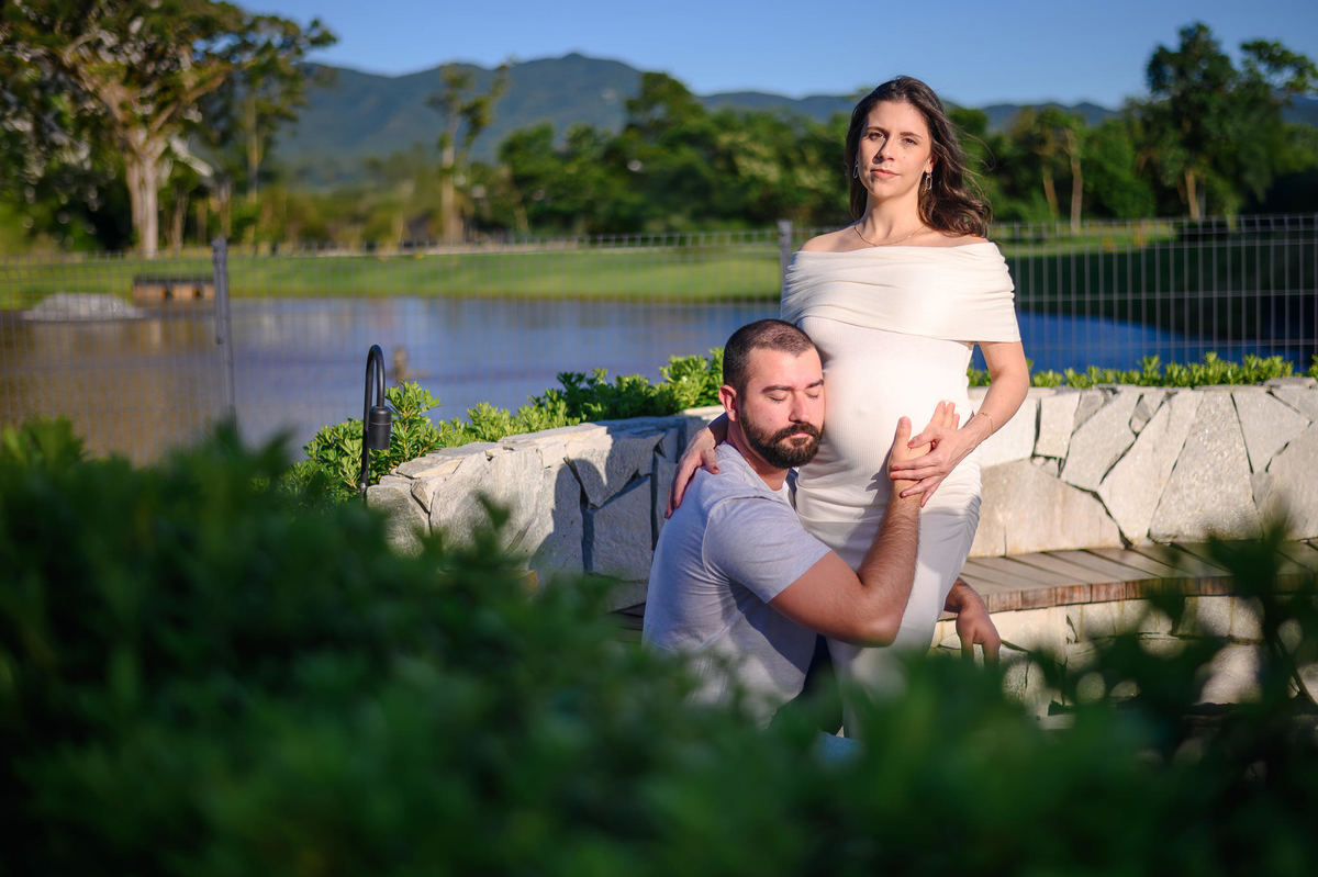 Gestante e casal em ensaio fotográfico no Vivapark SC