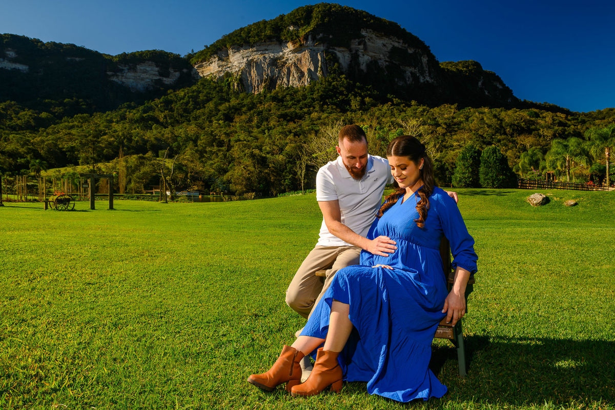 Fotografia de gestante ao ar livre em Rio dos Cedros Santa Catarina