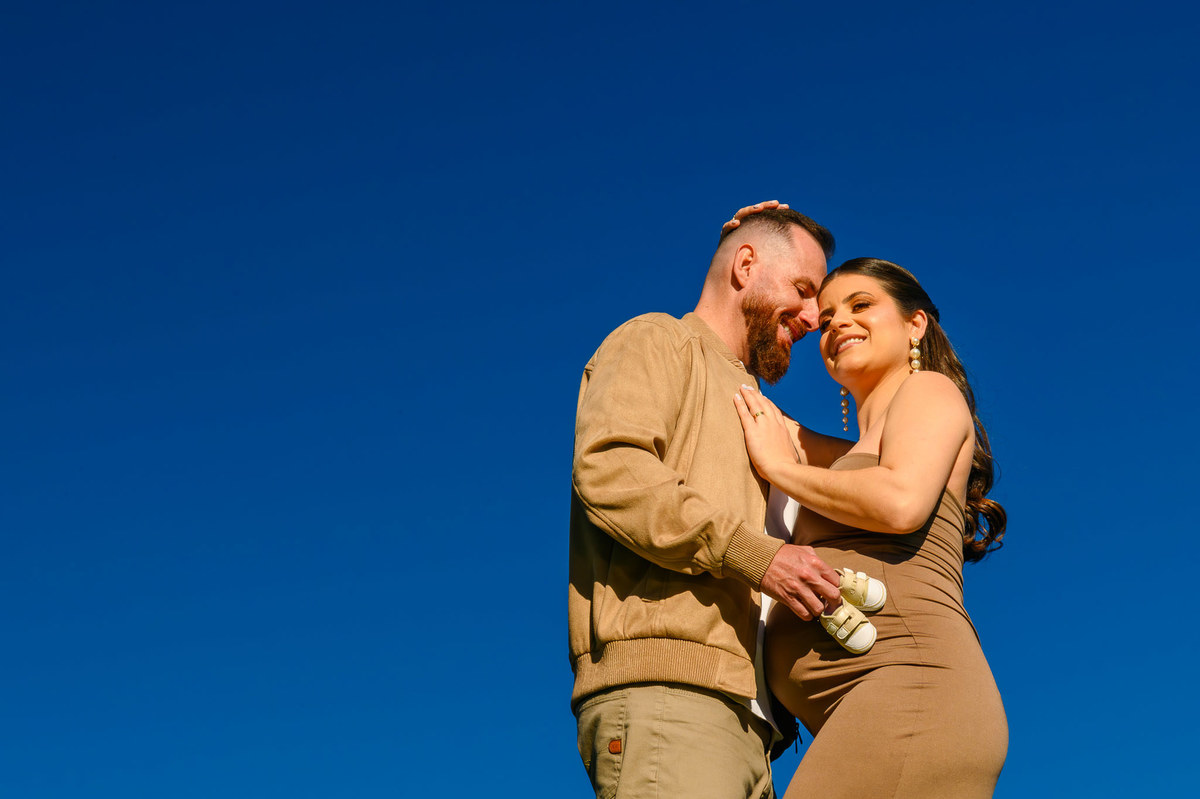 Gestante e casal em ensaio fotográfico no Vale dos Ventos SC