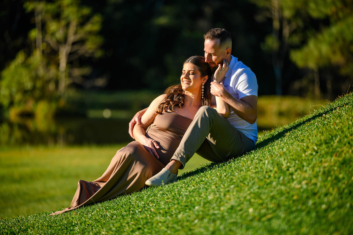 Gestante e casal em ensaio fotográfico no Vale dos Ventos SC