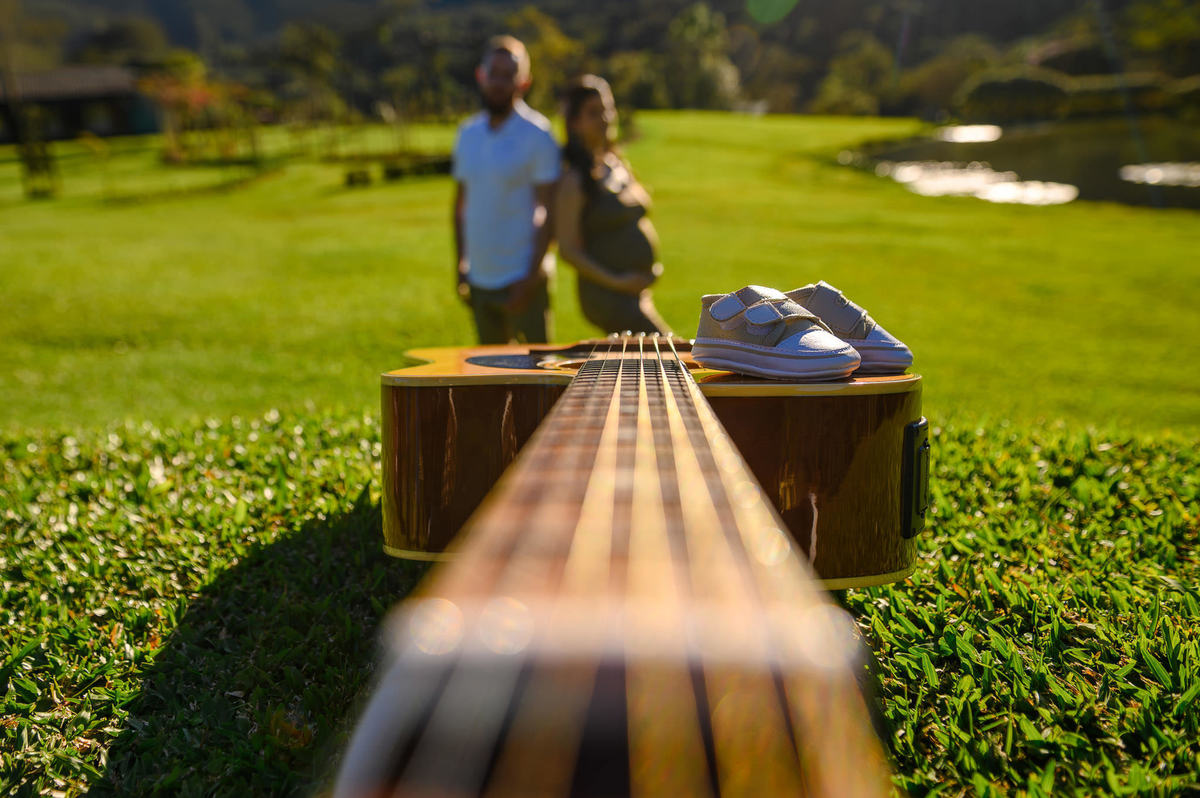 Gestante e casal em ensaio fotográfico no Vale dos Ventos SC