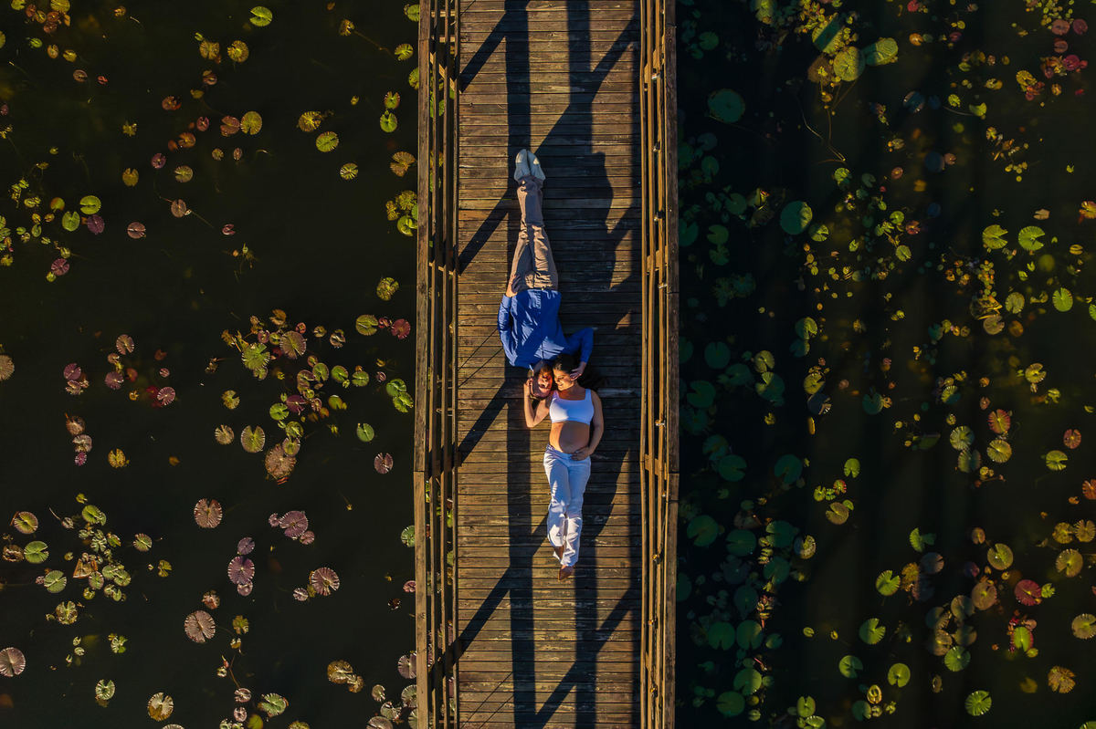 Gestante e casal em ensaio fotográfico no Vale dos Ventos SC