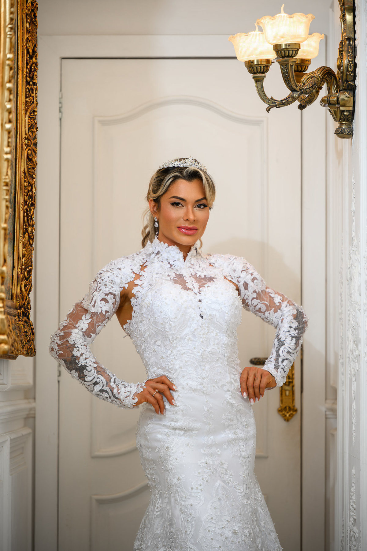 Fotografia fashion da noiva pronta no Palazzo Canello em Itajaí