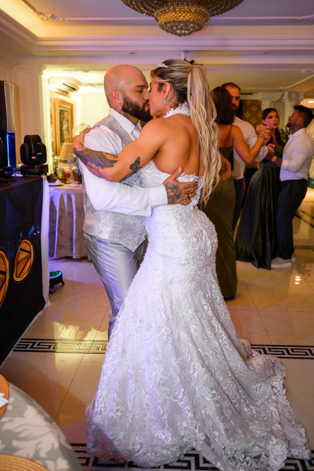 Fotografia da primeira dança da noiva e do noivo em casamento no Palazzo Canello