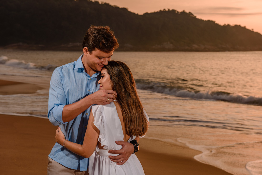 fotografo-casamento-itapema-balneario-camboriu-floripa-itajai-fotos-praia-casal-ensaio-book-pre-casamento-wedding