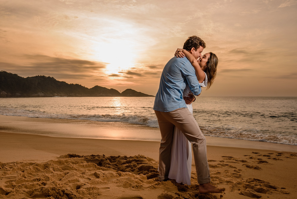 fotografo-casamento-itapema-balneario-camboriu-floripa-itajai-fotos-praia-casal-ensaio-book-pre-casamento-wedding