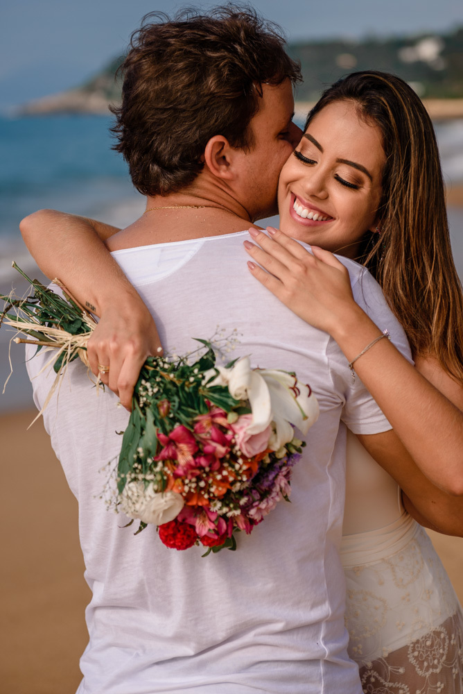 fotografo-casamento-itapema-balneario-camboriu-floripa-itajai-fotos-praia-casal-ensaio-book-pre-casamento-wedding
