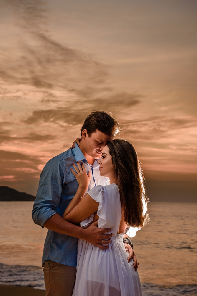 fotografo-casamento-itapema-balneario-camboriu-floripa-itajai-fotos-praia-casal-ensaio-book-pre-casamento-wedding