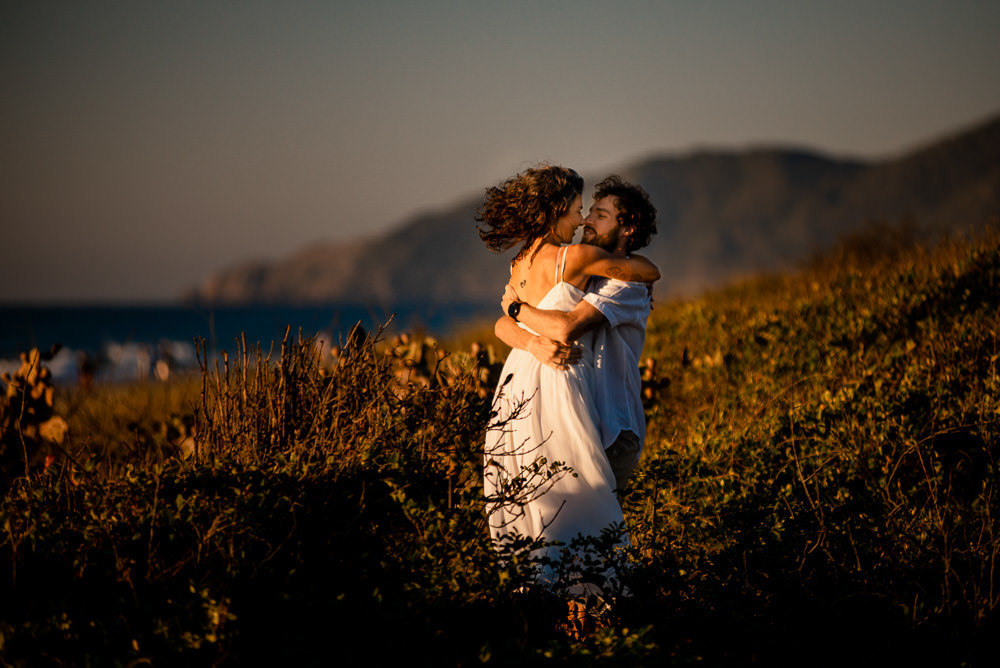 pre wedding florianópolis, fotos pré wedding na praia, locais para pré wedding em florianópolis, ensaio casal praia, fotografo florianopolis