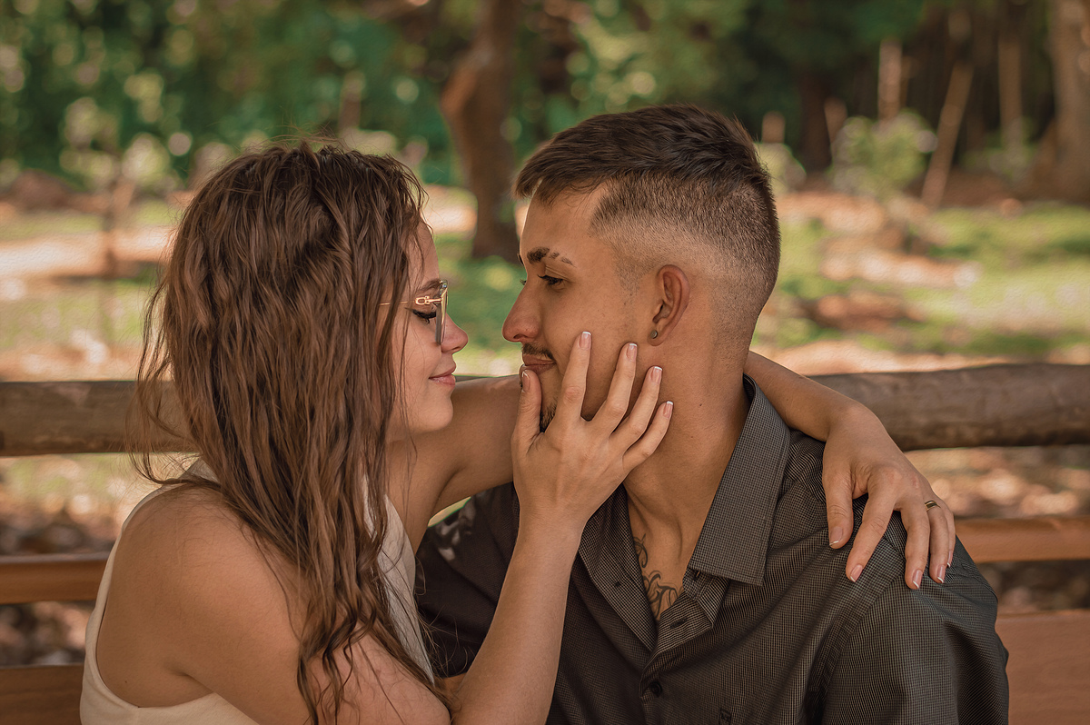 fotografia-casal-se-olhando