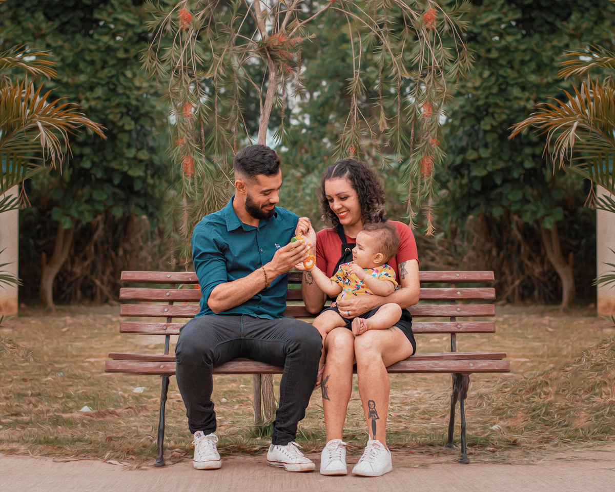 familia-em-banco-da-praça