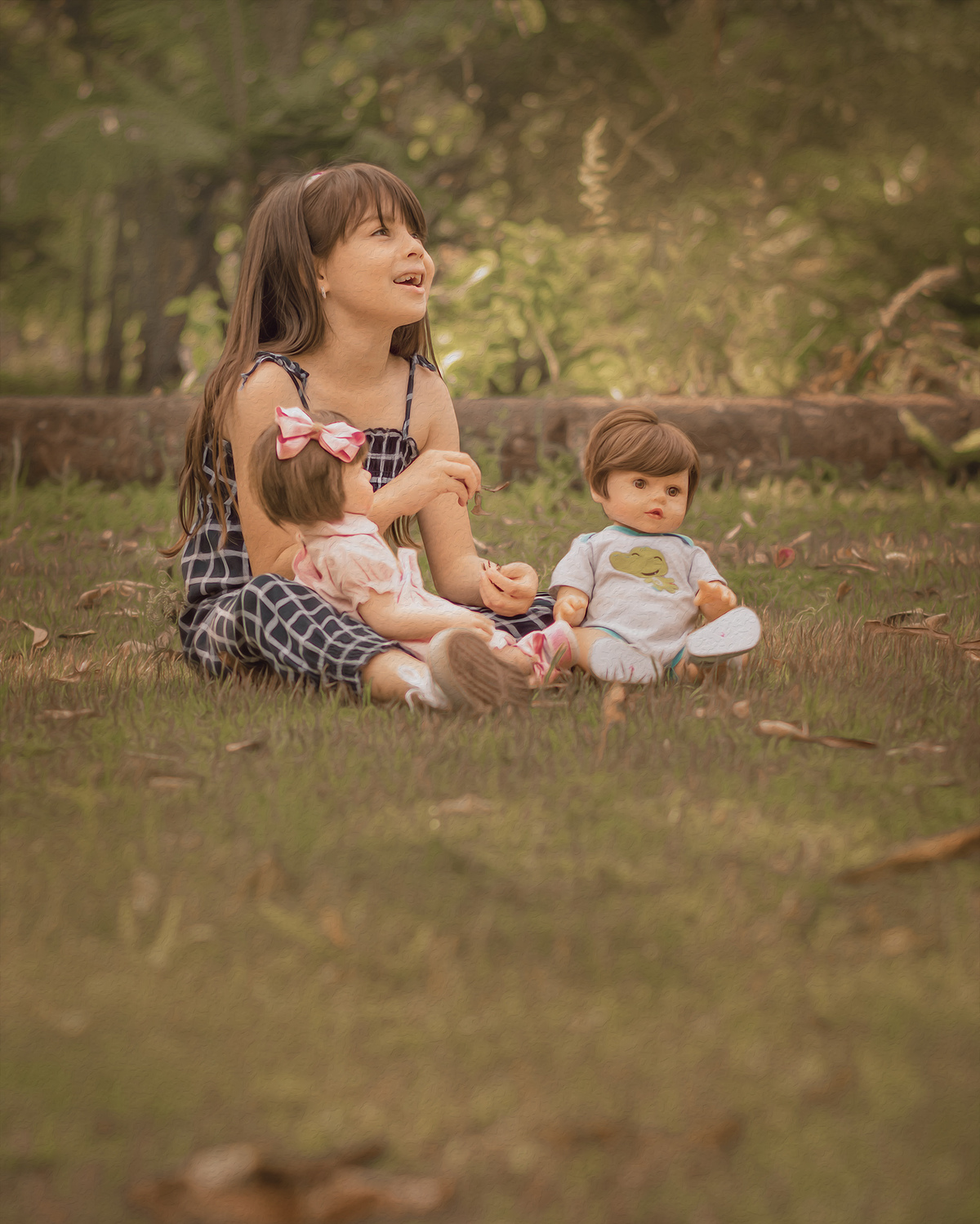 Foto menina brincando com bonecas