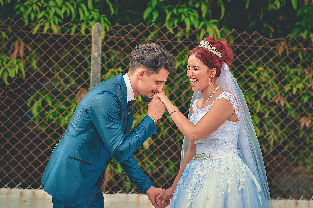 casamento-noivos-rindo