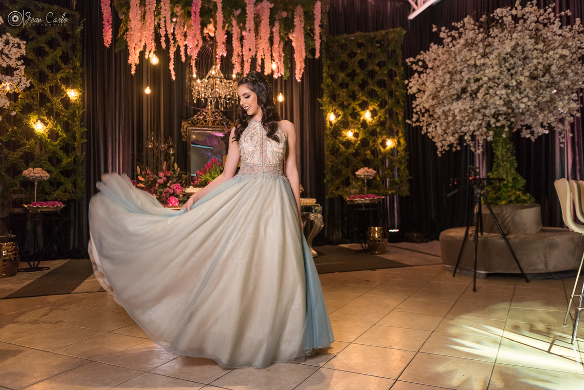 vestido com movimento