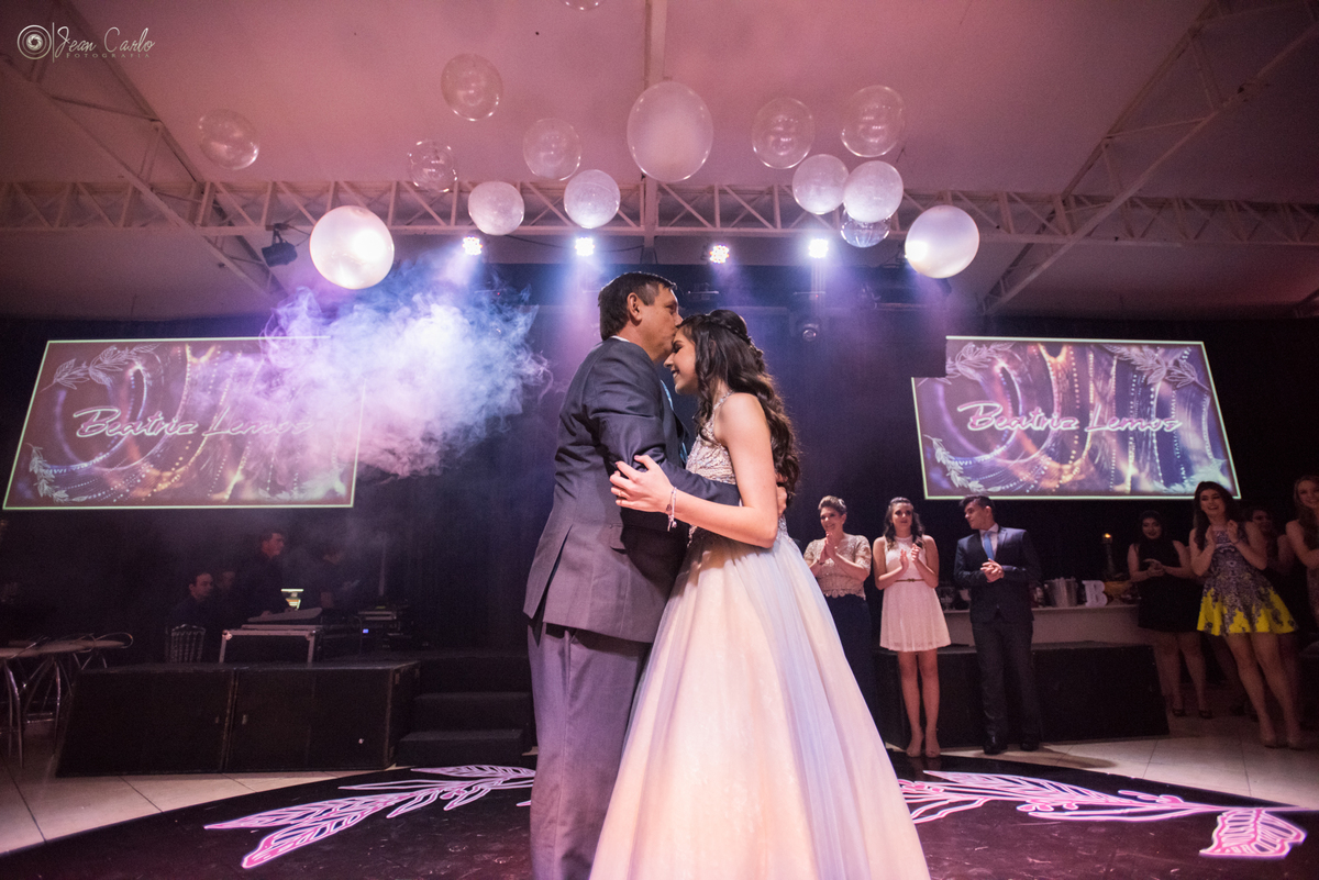 a valsa de 15 anos com o pai