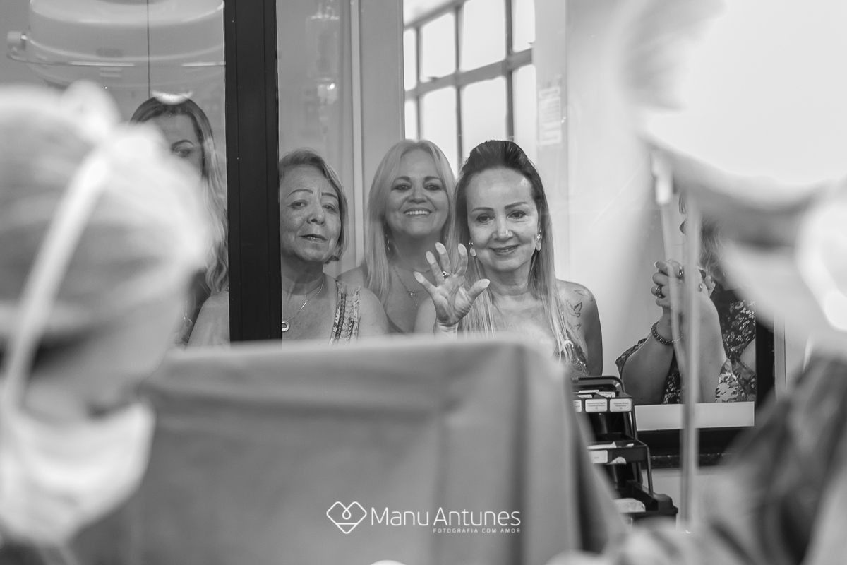 bloco com visor para que a mamãe tenha uma torcida coruja na hora do nascimento