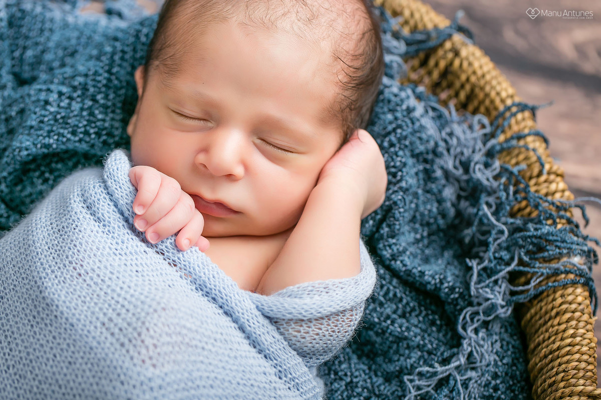 bebê enrolado