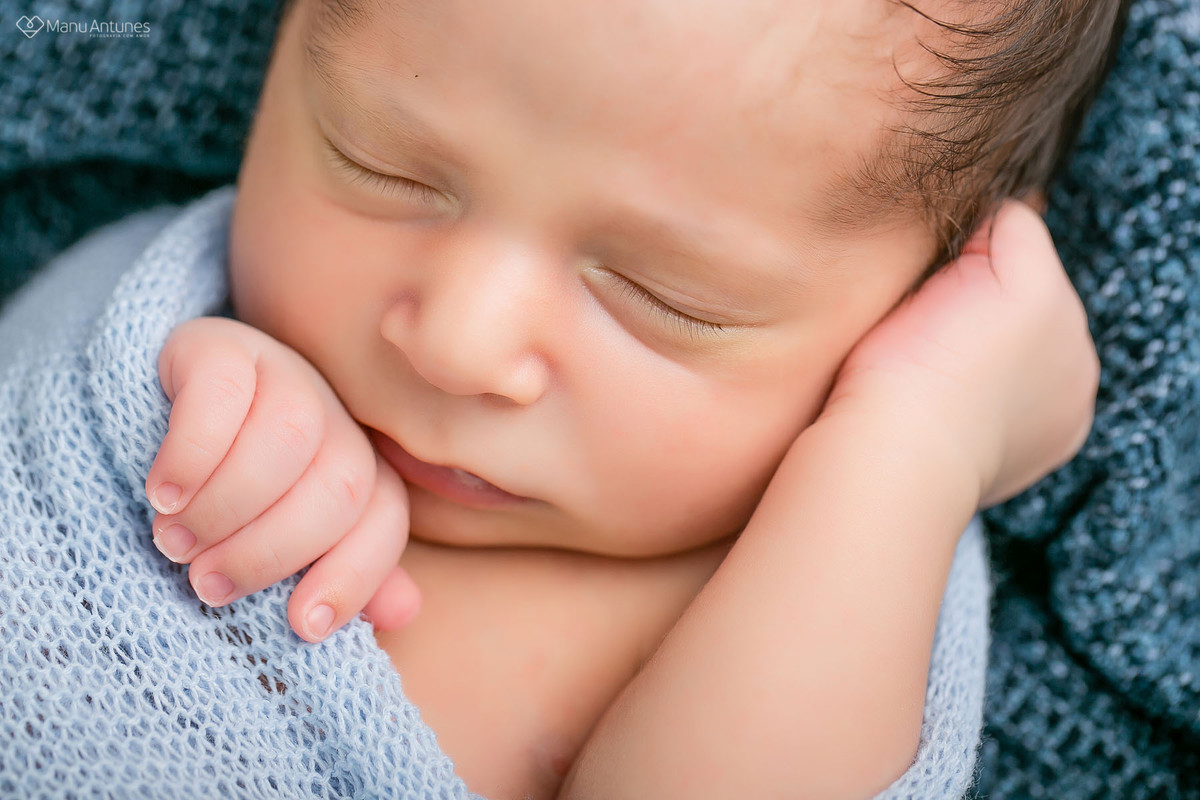 unhas e cílios do bebê