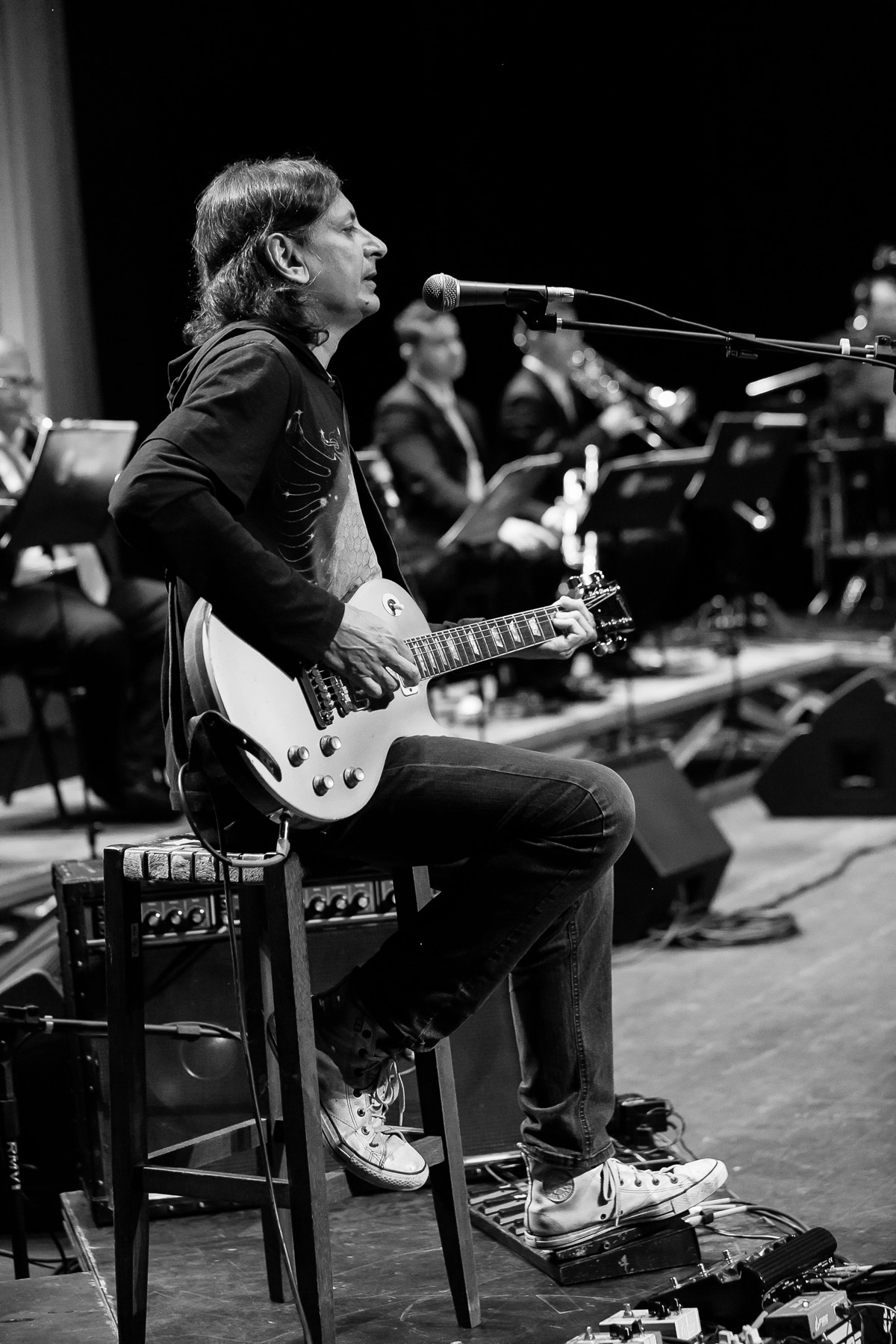 Claudio Venturini tocando