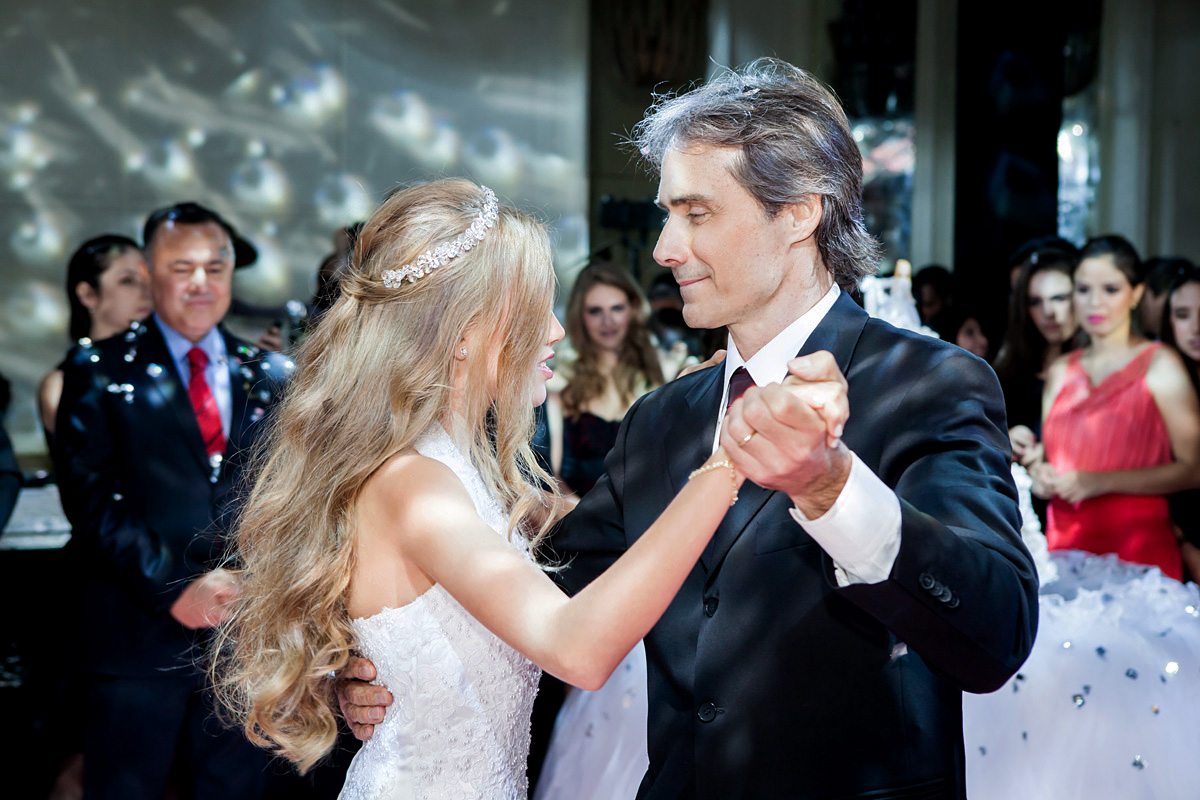 debutante dançando com o pai