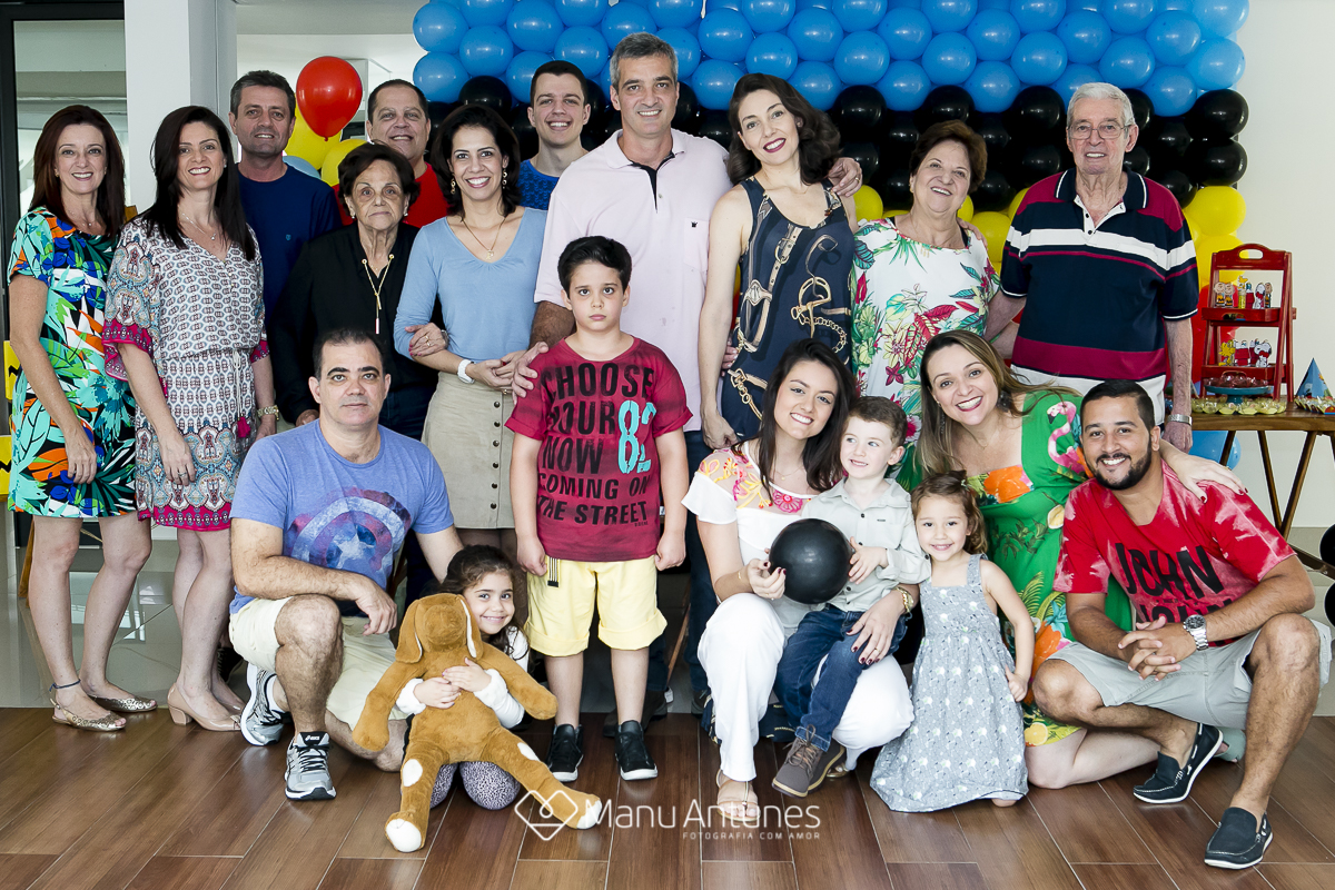 pessoas na festa de criança