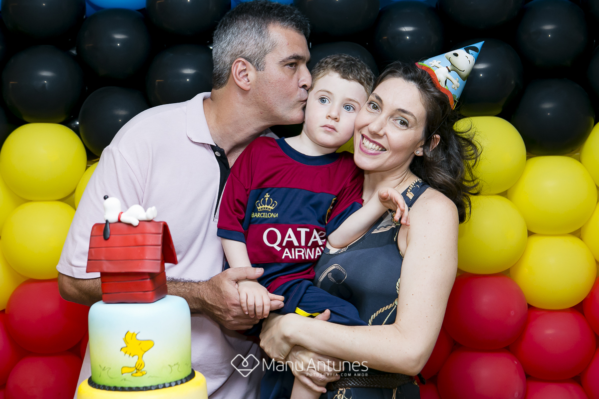 pai beijando o filho