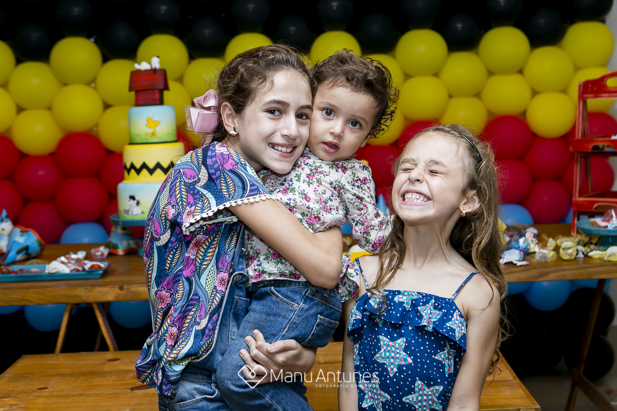 crianças em festa infantil