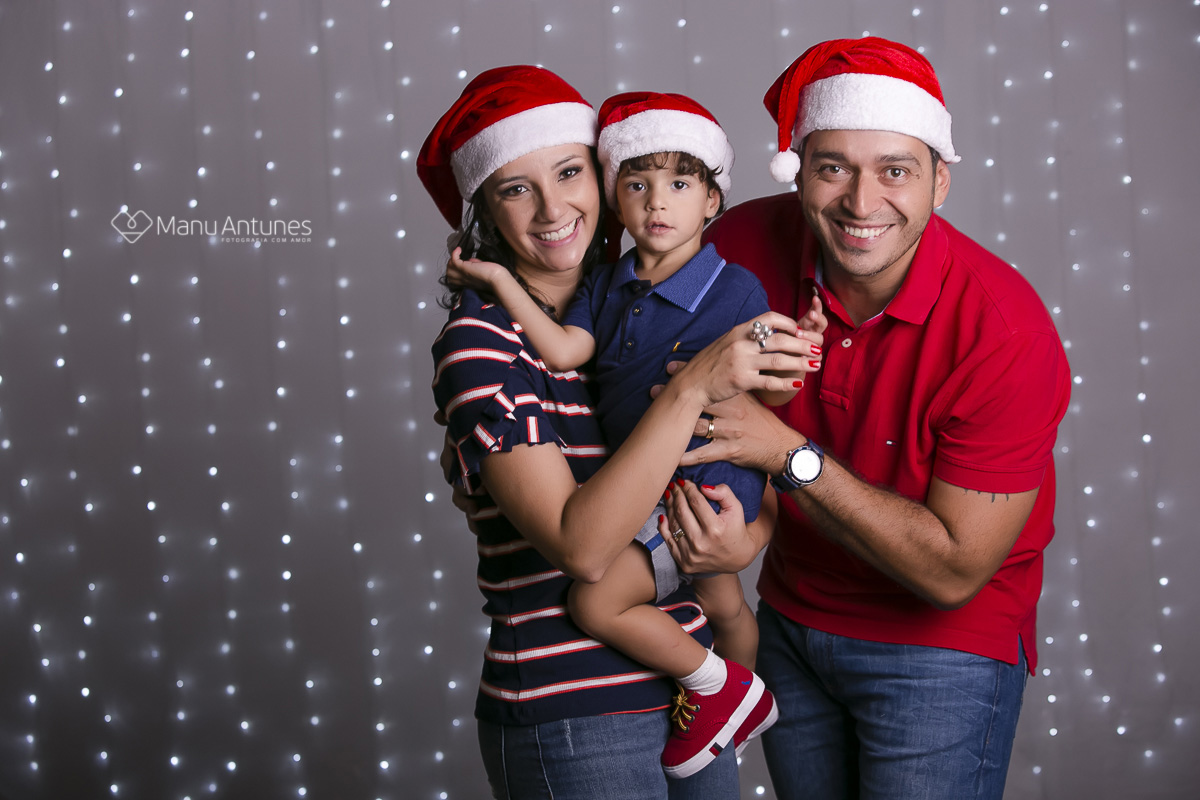 família com gorrinhos