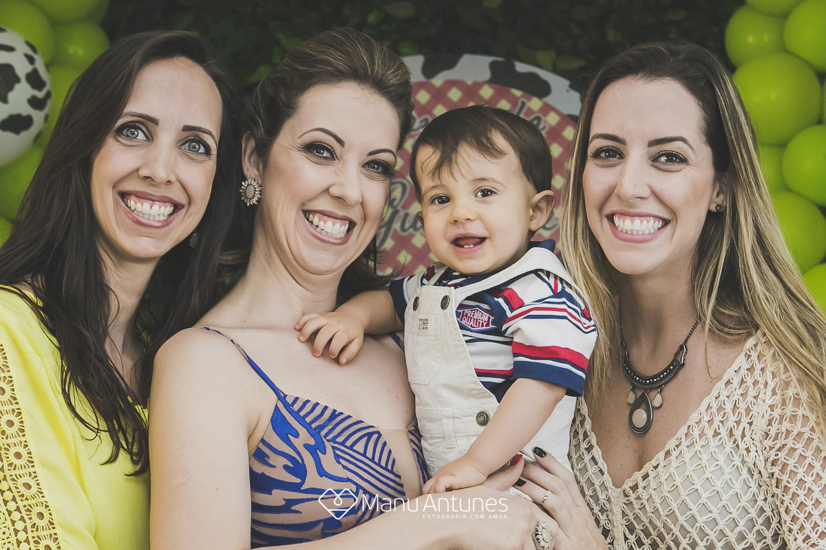 irmãs com o sobrinho