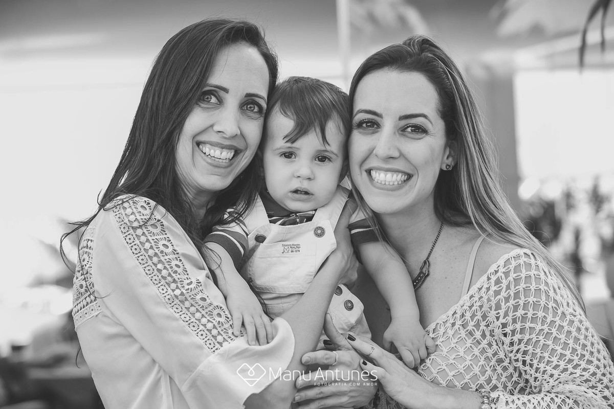 menino com cara de incômodo