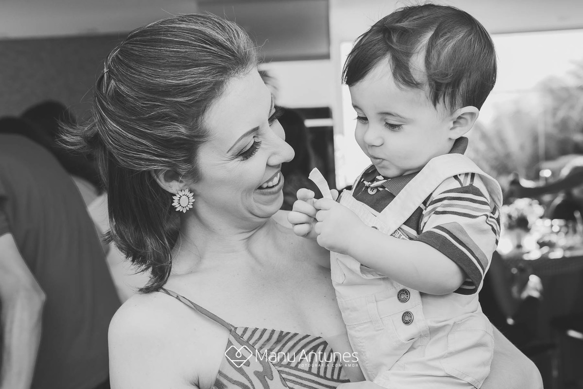 mãe conversando com o filho