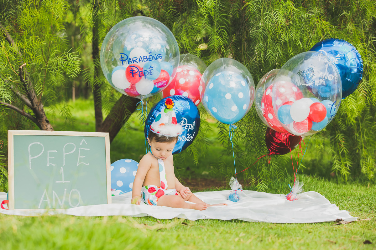 filho em área verde