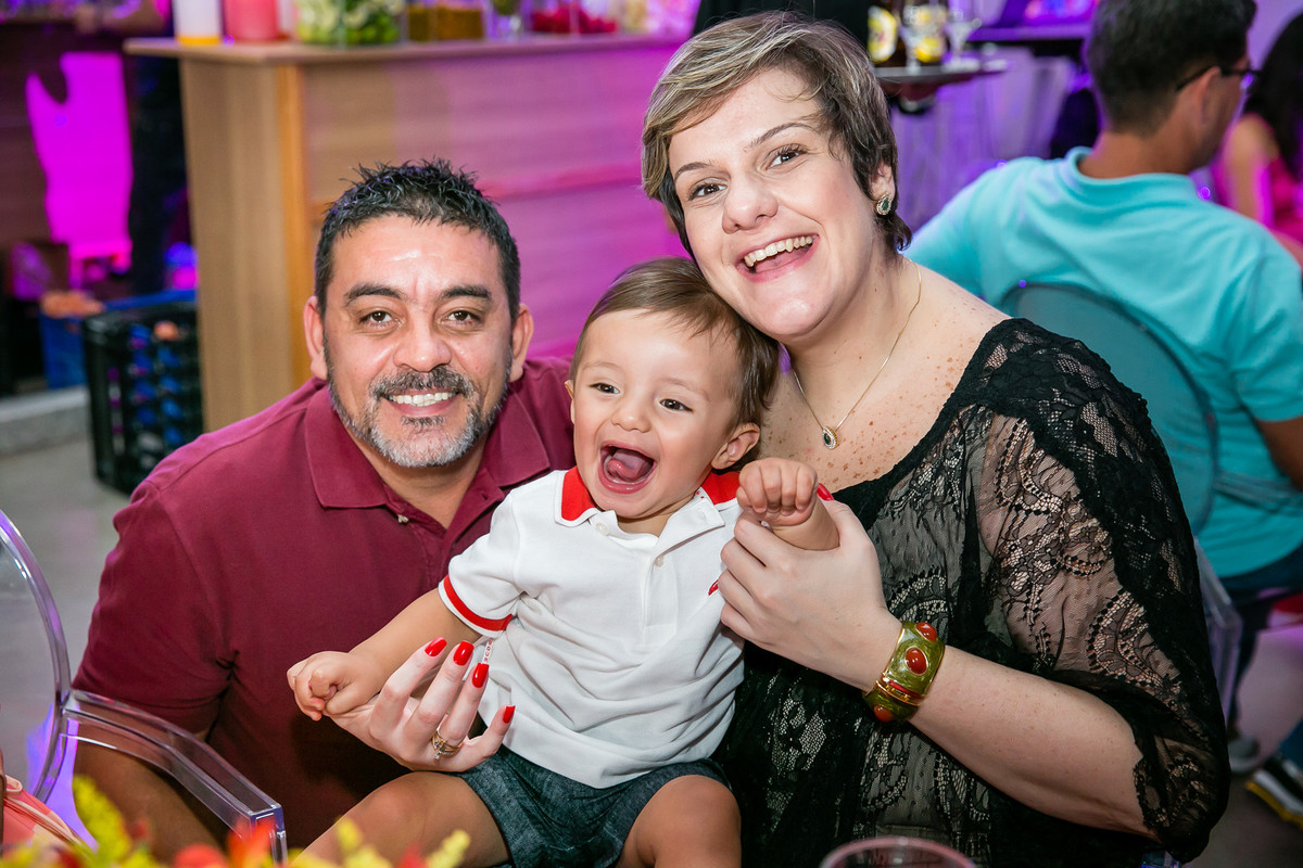 amigos e o aniversariante